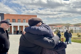 Cəbrayılın Horovlu kəndinə növbəti köç olub, açarlar təqdim edilib - FOTO 