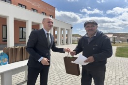 Cəbrayılın Horovlu kəndinə növbəti köç olub, açarlar təqdim edilib - FOTO 