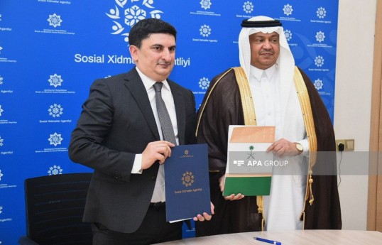 Sosial Xidmətlər Agentliyinin idarə heyətinin sədri Vüqar Behbudov və Səudiyyə Ərəbistanının Azərbaycandakı səfiri İssam bin Saleh əl-Cuteyli