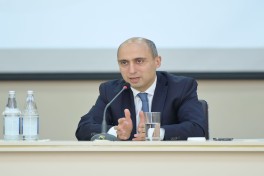 Emin Əmrullayev təhsil idarəçiliyində strateji baxış mövzusunda təcrübəsini bölüşüb