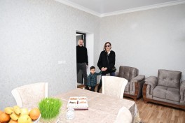 Prezident Xocavəndin Xanoba kəndində fərdi evlərin və infrastrukturun bərpa işləri ilə tanış olub - FOTO  - YENİLƏNİB 