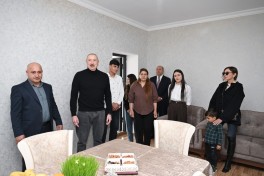Prezident Xocavəndin Xanoba kəndində fərdi evlərin və infrastrukturun bərpa işləri ilə tanış olub - FOTO  - YENİLƏNİB 