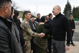 Prezident Xocavəndin Xanoba kəndində fərdi evlərin və infrastrukturun bərpa işləri ilə tanış olub - FOTO  - YENİLƏNİB 