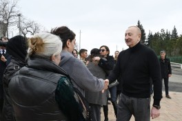 Prezident Xocavəndin Xanoba kəndində fərdi evlərin və infrastrukturun bərpa işləri ilə tanış olub - FOTO  - YENİLƏNİB 