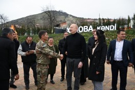 Prezident Xocavəndin Xanoba kəndində fərdi evlərin və infrastrukturun bərpa işləri ilə tanış olub - FOTO  - YENİLƏNİB 