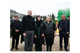 Prezident Xocavəndin Xanoba kəndində fərdi evlərin və infrastrukturun bərpa işləri ilə tanış olub - FOTO  - YENİLƏNİB 