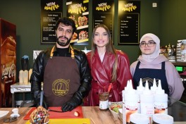 Alena Əliyeva Novruz yarmarkasını ziyarət edib