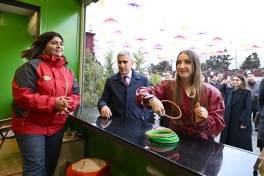 Alena Əliyeva Novruz yarmarkasını ziyarət edib