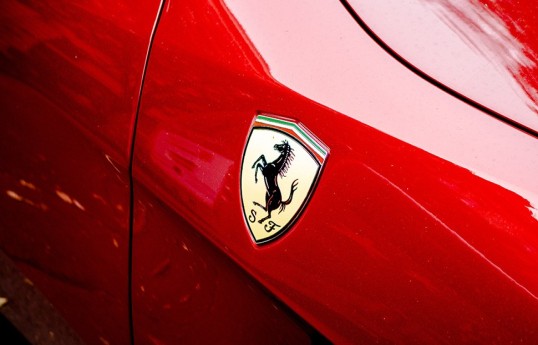 "Ferrari" Yaxın Şərqə tədarükü dayandırıb