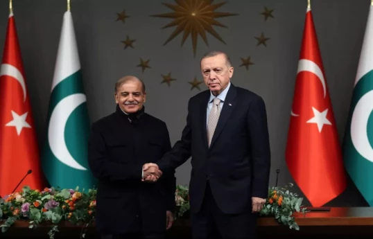 Pakistanın Baş naziri Şahbaz Şərif və Türkiyə Prezidenti Rəcəb Tayyib Ərdoğan