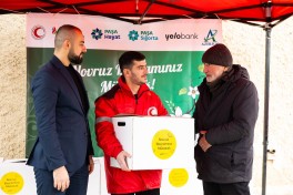 Yelo Bank-dan aztəminatlı ailələrə bayram sevinci