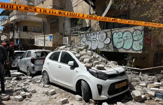 Tel-Əviv ətrafına İrandan kasetli bomba atılıb, yaralananlar var