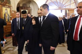 II İlya dəfn olunub, mərasimdə Sahibə Qafarova da iştirak edib - FOTOLENT 