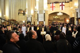 II İlya dəfn olunub, mərasimdə Sahibə Qafarova da iştirak edib - FOTOLENT 