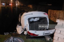 Lənkəranda avtomobil kanala aşıb, xəsarət alanlar var - YENİLƏNİB 