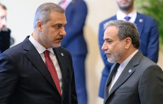 Türkiyənin xarici işlər naziri Hakan Fidan və İranın xarici işlər naziri Abbas Əraqçi