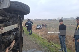Şəmkirdə yük və minik maşını toqquşub, xəsarət alan var