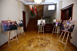 Prezident İlham Əliyev Gürcüstanın Azərbaycandakı səfirliyində olub, başsağlığı verib