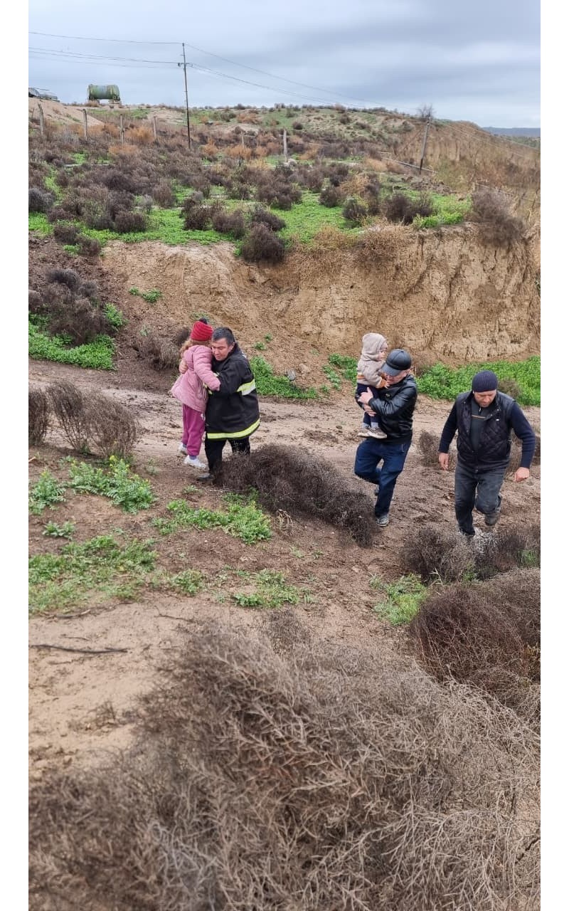 Kürdə köməksiz qalan bir ailənin 4 üzvü xilas edilib - FOTO  - YENİLƏNİB 