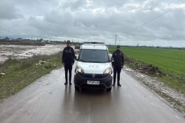 Sel suları Ağsuda yolu yararsız vəziyyətə salıb