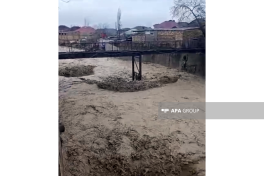 Şabranın mərkəzindən keçən çayda sel təhlükəsi yaranıb, yaşayış evlərini su basıb - FOTO  - VİDEO 