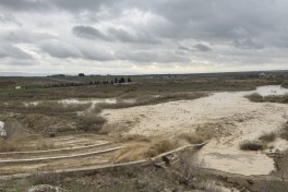 Pirsaat anbarında suyun səviyyəsi kritik həddə çatıb, kanallar məcradan çıxıb - FOTO 
