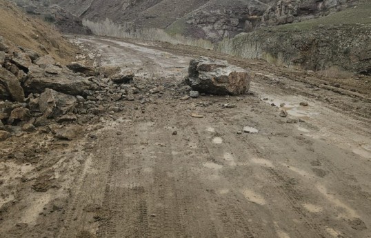 Güclü yağışlar nəticəsində Ordubadda qaya uçqunu olub - FOTO 