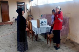 Xocavəndli şəhid ailələrinə bayram sovqatı verilib - FOTO 