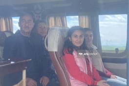 Növbəti köç karvanı Xocavənd şəhərinə çatıb, açarlar təqdim olunub - FOTO  - YENİLƏNİB-1 