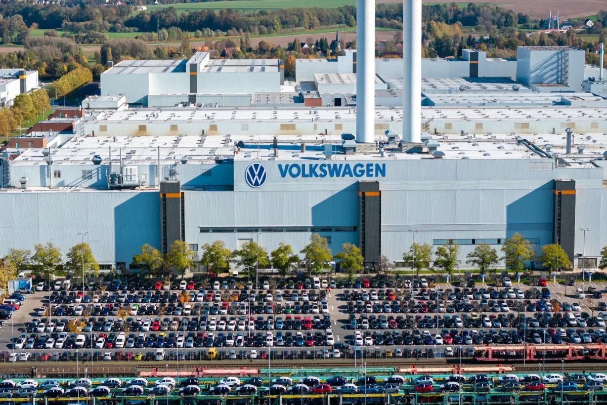 "Volkswagen" Çin avtomobillərinin yığılmasını nəzərdən keçirir