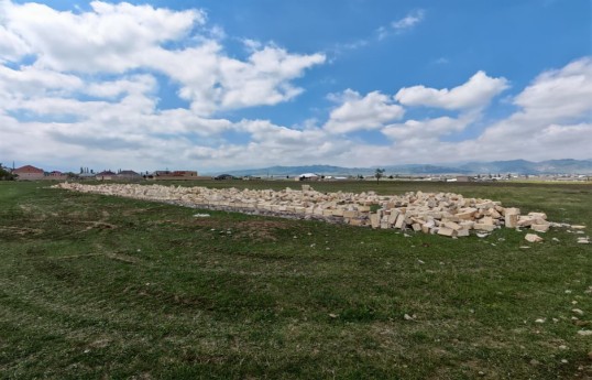 Göygöldə qanunsuz tikili sökülüb