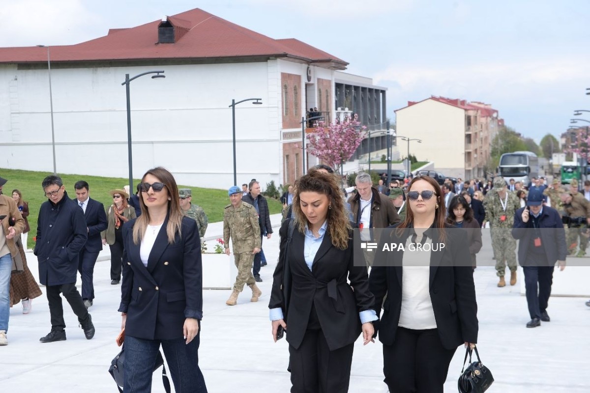 Xarici diplomatlar Xankəndidə Zəfər Parkında olublar - FOTO - VİDEO 