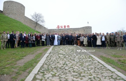 Xarici diplomatlar Şuşa şəhərinin tarixi məkanları ilə tanış olublar - FOTO 