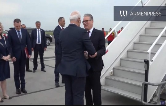 Böyük Britaniyanın baş naziri Ermənistana səfər edib