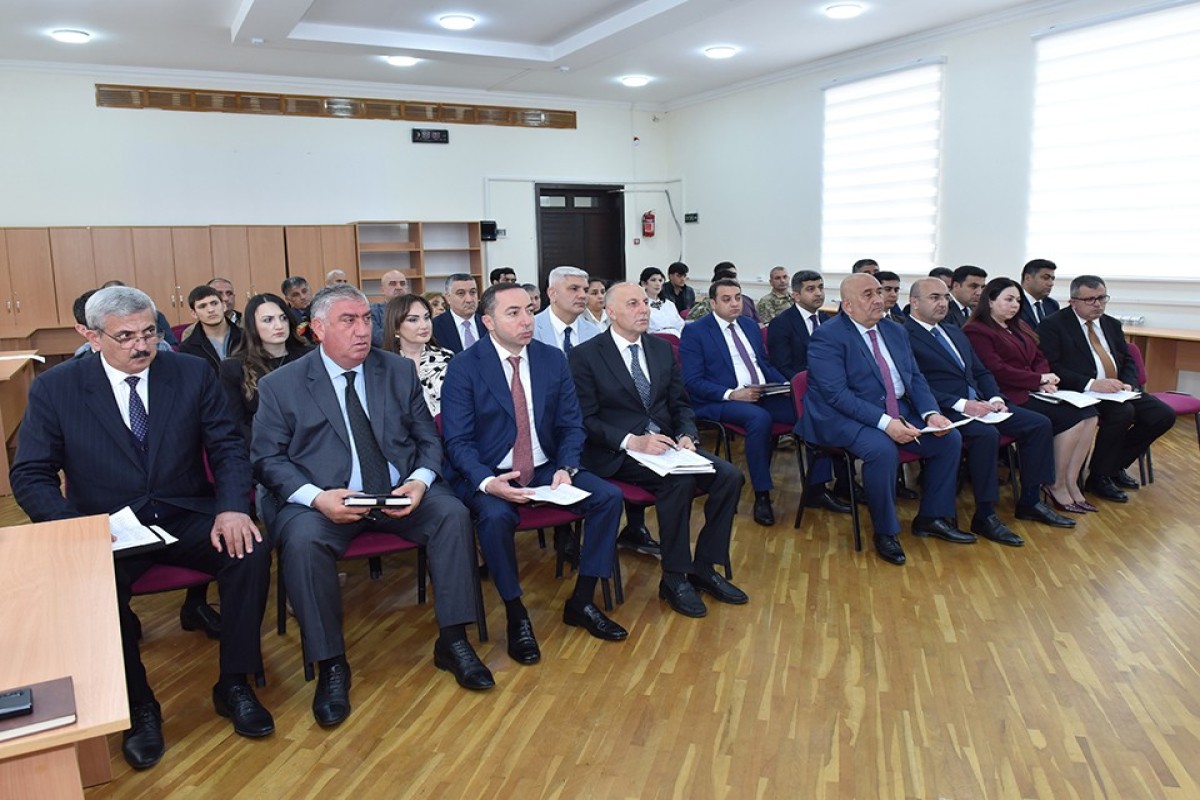 Zakir Fərəcov vətəndaşları qəbul edib