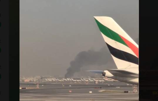 Dubay aeroportunda qatı tüstü müşahidə olunur - VİDEO 