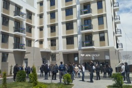 Növbəti köç karvanı Ağdam şəhərinə çatıb,  açarlar təqdim olunub- YENİLƏNİB 