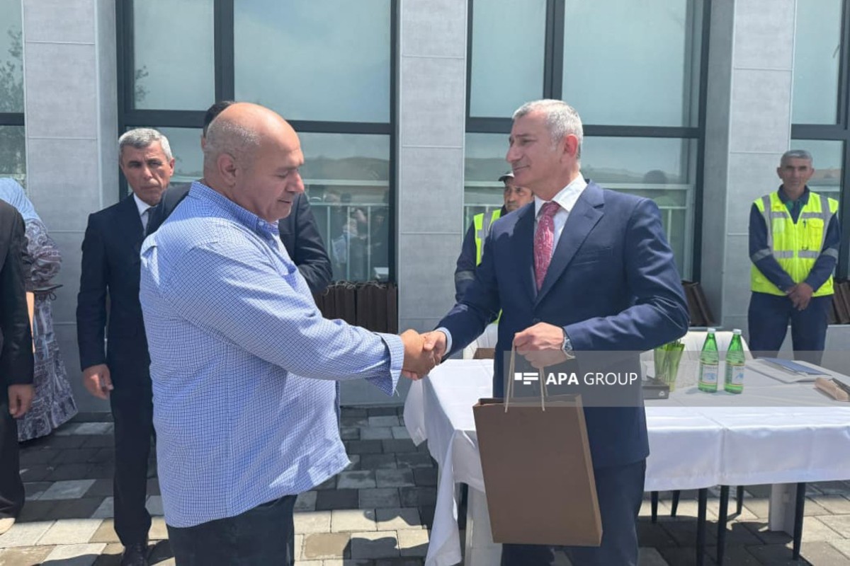 Köç karvanı Cəbrayılın Şükürbəyli kəndinə çatıb, açarlar təqdim olunub - FOTO  - YENİLƏNİB 
