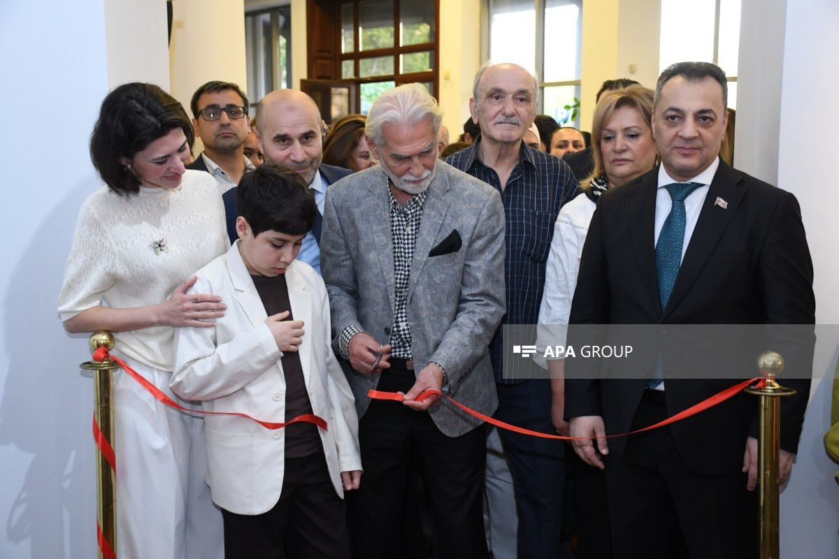 “Rənglərlə danışan Abdurrahman” adlı rəsm sərgisi keçirilib - FOTO 