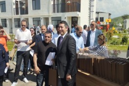 Köç karvanı Zəngilan şəhərinə çatıb, açarlar təqdim olunub - FOTO  - YENİLƏNİB 