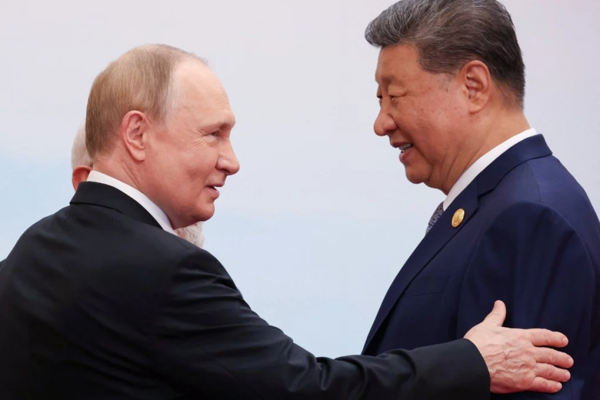 Rusiya Prezidenti Vladimir Putin və Çin lideri Si Cinpin