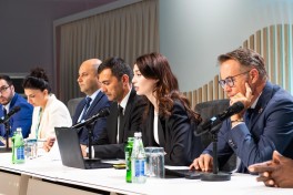 WUF13: Diplomatik korpusun nümayəndələri və yüksək səviyyəli qonaqlar üçün brifinq keçirilib
