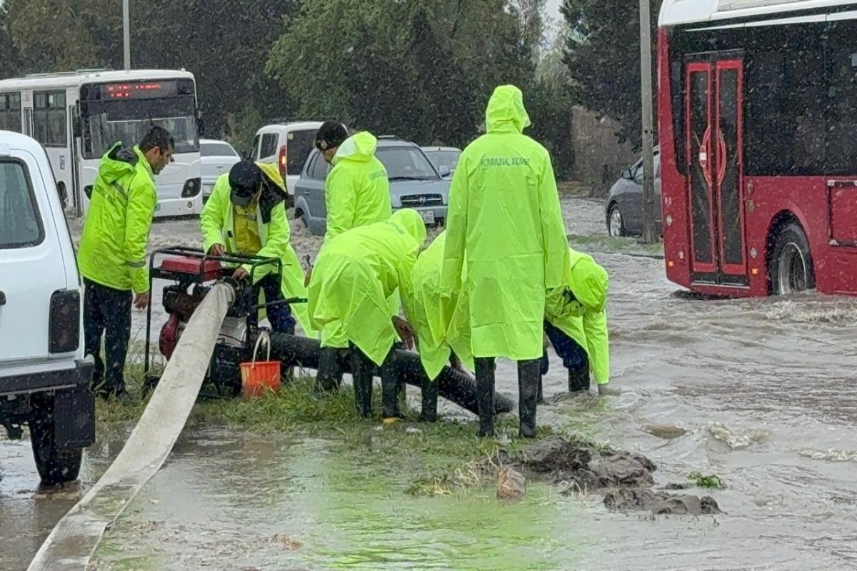 Bakıda intensiv yağışların nəticələri aradan qaldırılır  - FOTOLENT 