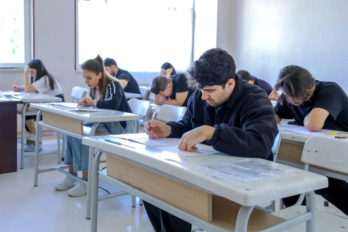 DİM: 1 nəfərdə mobil telefon aşkar olunduğu üçün imtahandan xaric olunub