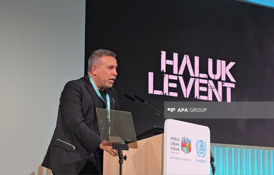 Türkiyənin rok musiqiçisi və xeyriyyəçisi Haluk Levent