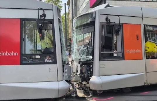 Almaniyada tramvay qəzasında 27 nəfər xəsarət alıb