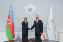 Emin Əmrullayev Tacikistanın təhsil və elm naziri ilə görüşüb