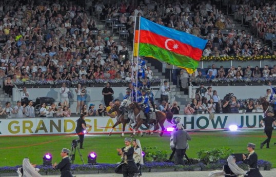 Qarabağ atları və milli musiqimiz Avropada  - VİDEO 
