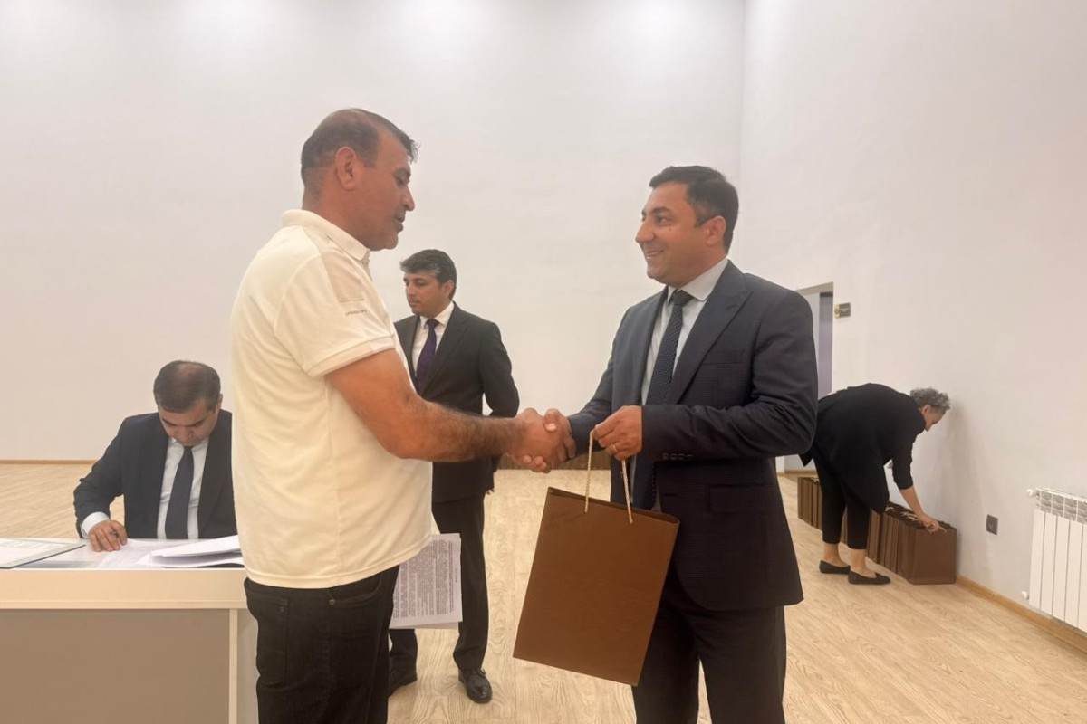 Növbəti köç karvanı Cəbrayılın Şükürbəyli kəndinə çatıb, açarlar təqdim olunub - FOTO  - YENİLƏNİB-1 