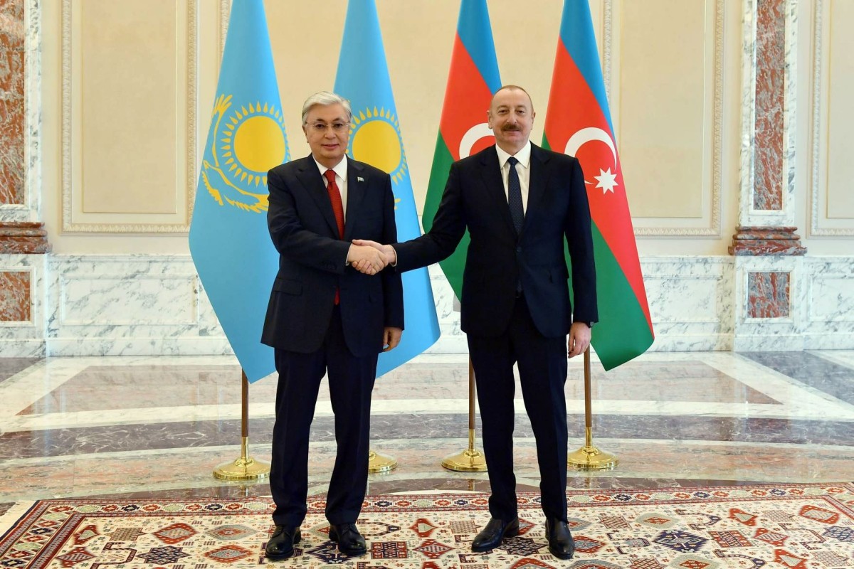 Qazaxıstan Respublikasının Prezidenti Kasım-Jomart Tokayev və Azərbaycan Respublikasının Prezidenti İlham Əliyev